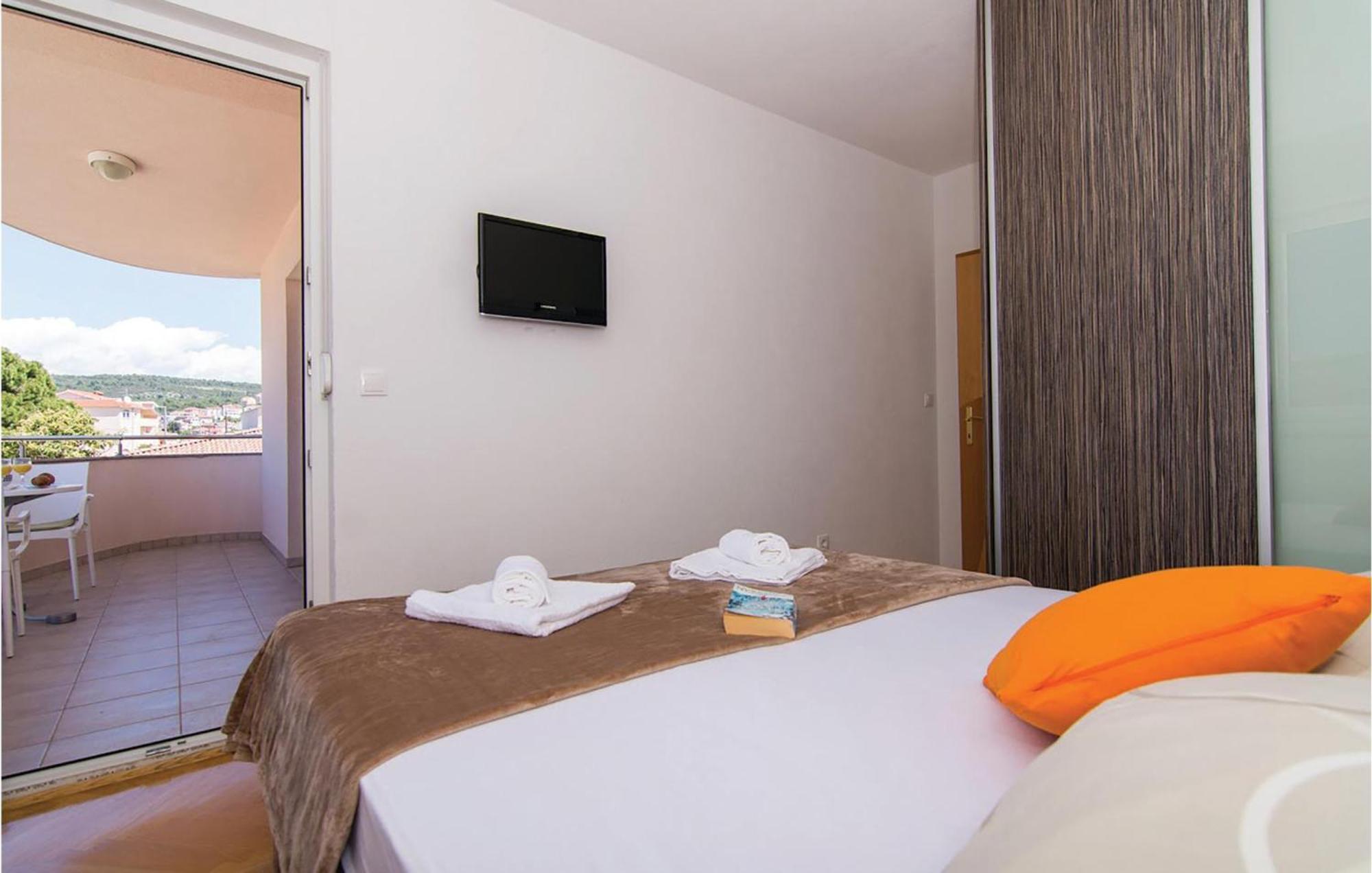 1 Bedroom Stunning Apartment In Okrug Gornji Trogir Exterior foto
